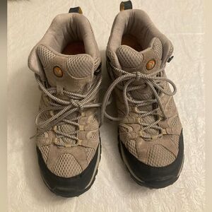 Merrell’s Moab Tan Ventilated Hiking Boots